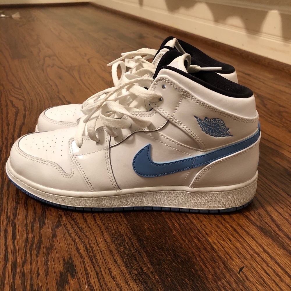 Nike Jordan 1 UNC/White patent